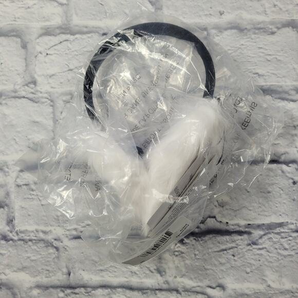 NWT Adrienne Landau Velvet Band White Earmuffs - Picture 14 of 14